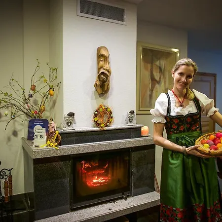 莫洛德尔豪斯酒店 3*